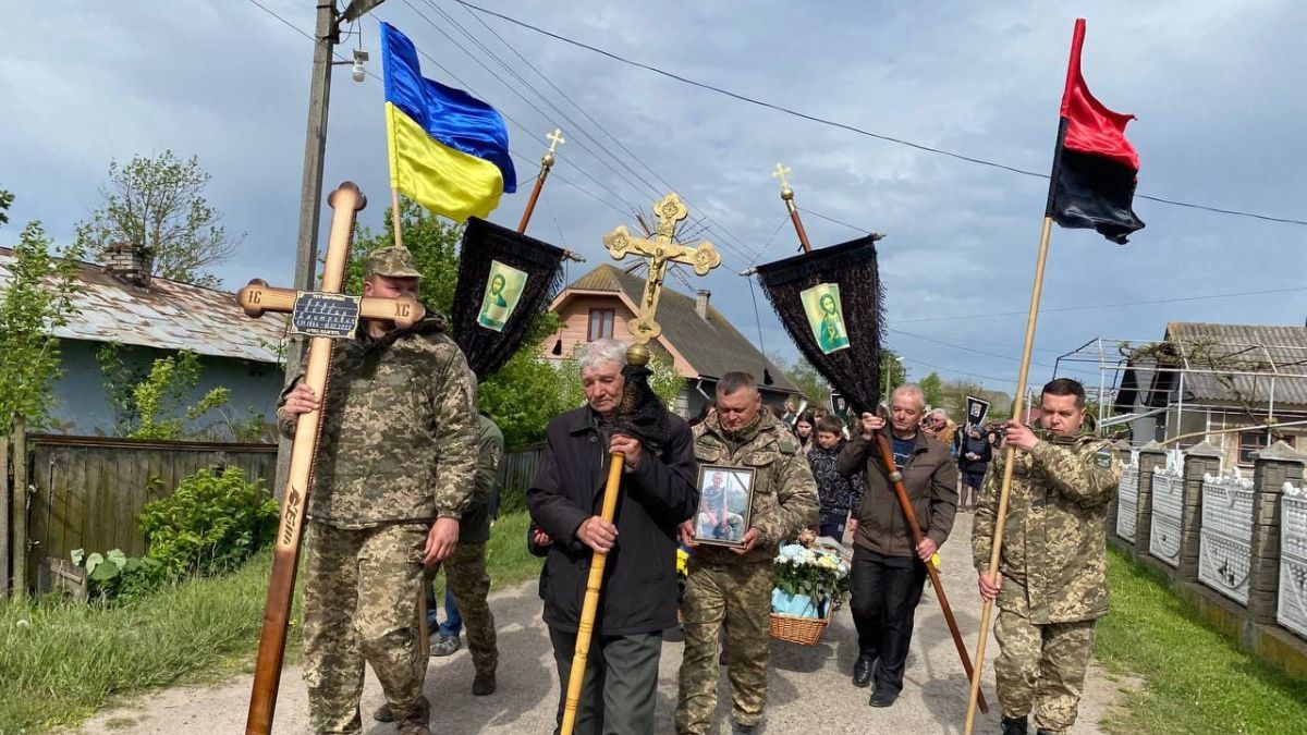 У Городенківській громаді провели в останню дорогу Богдана Бруса 2