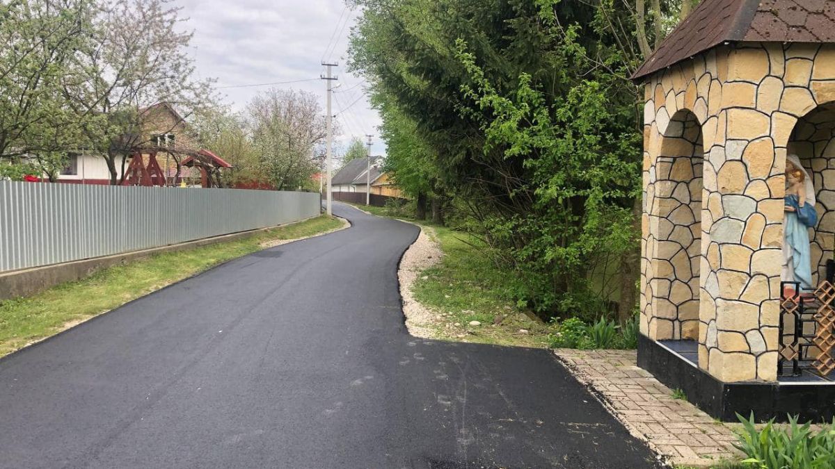 У Товмачику роблять дорогу до церкви 3