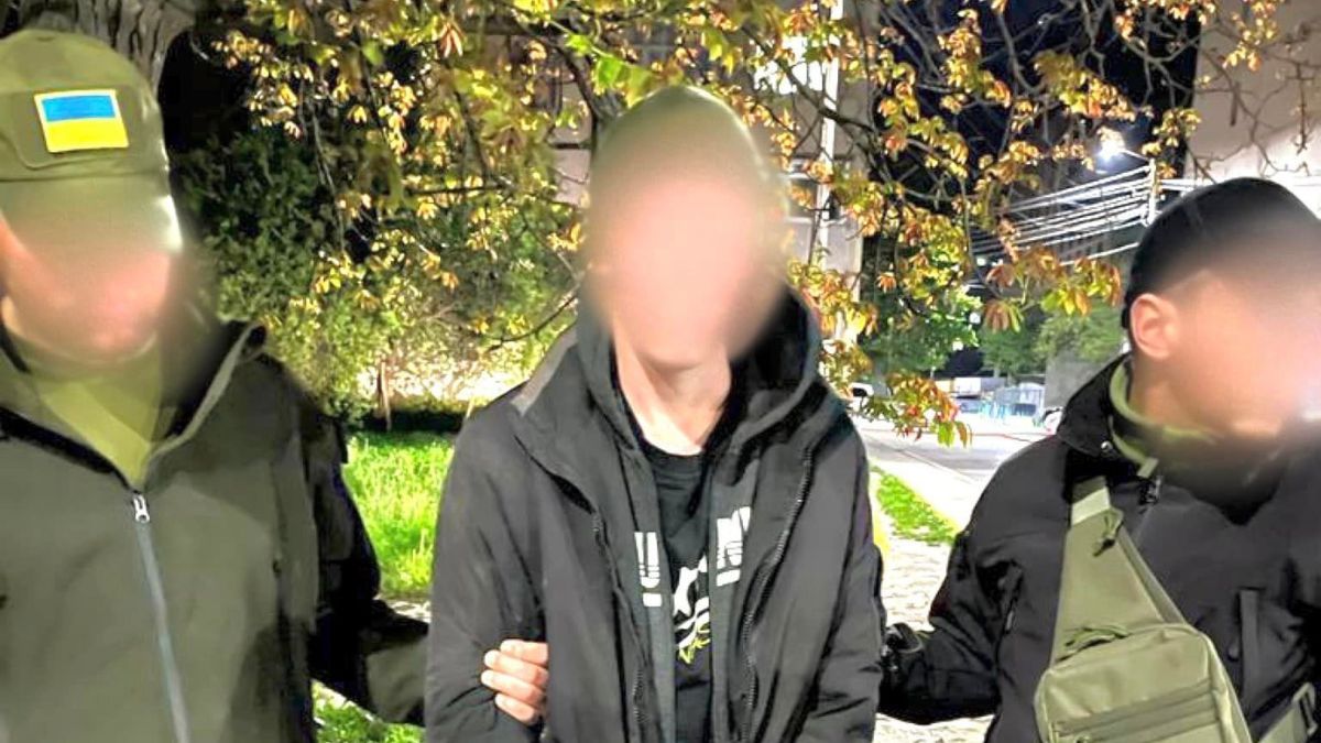 Верховинські поліцейські затримали зловмисника, який переправляв чоловіків за кордон 1