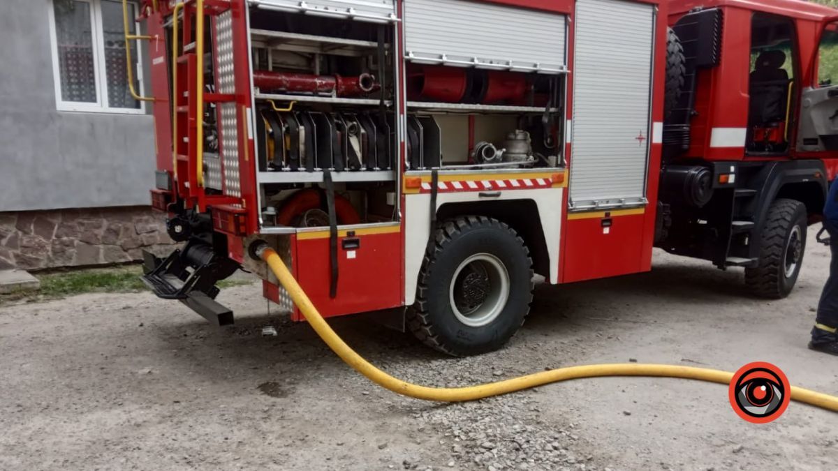 У Коломиї вогнеборці врятували двох чоловіків із задимленої квартири 2