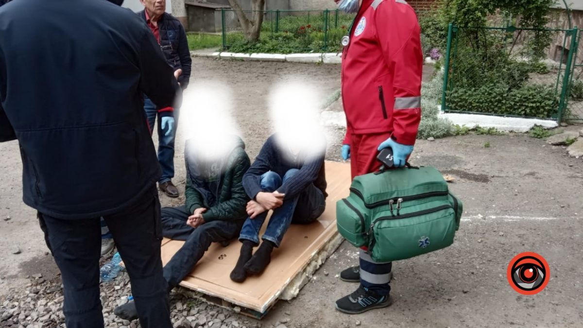 У Коломиї вогнеборці врятували двох чоловіків із задимленої квартири 3