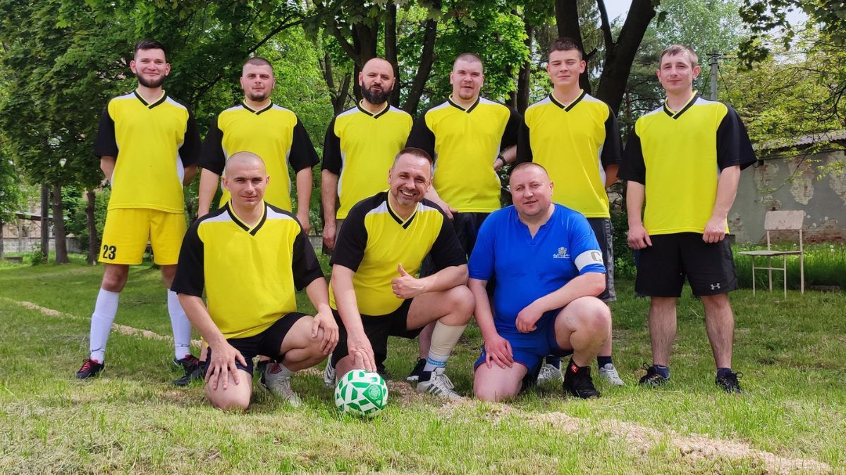 Коломийські студенти та педагоги зіграли у футбол 2