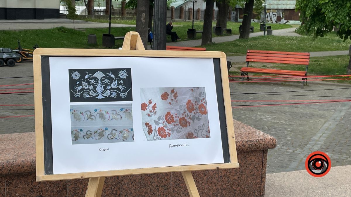 Коломияни одягнули Івана Франка у вишиванку 1