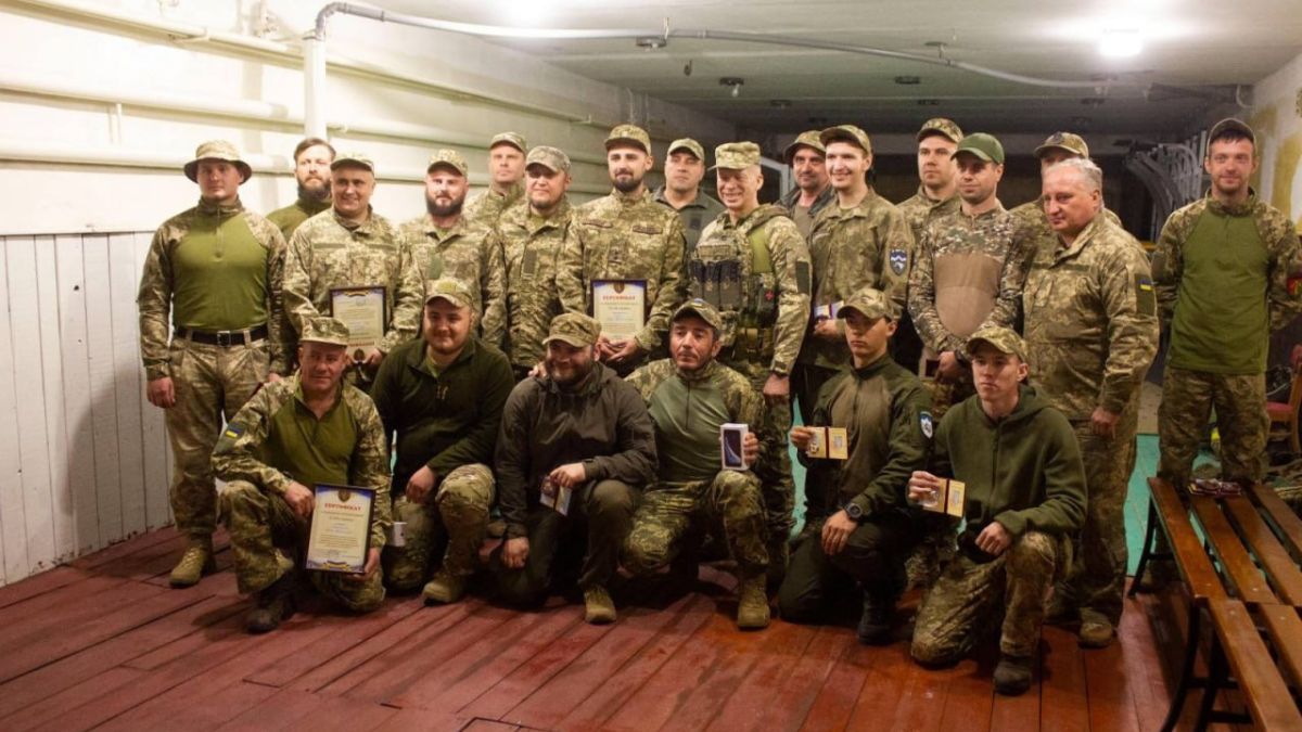 Командувач сухопутних військ відзначив едельвейсів 2