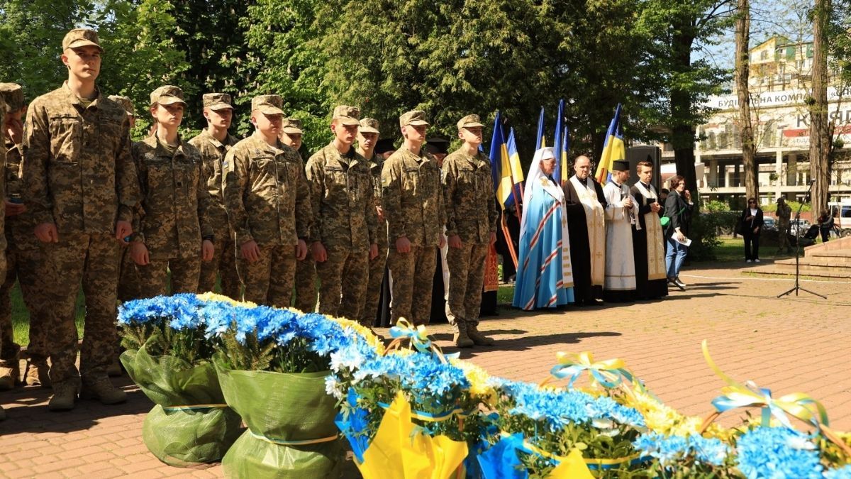 Шістьом родинам загиблих воїнів з Косівщини вручили почесні нагороди 2