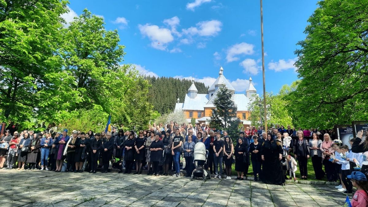 У Верховині відбулося відкриття Алеї пам'яті Героїв 1