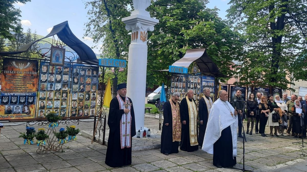 У Верховині відбулося відкриття Алеї пам'яті Героїв 4