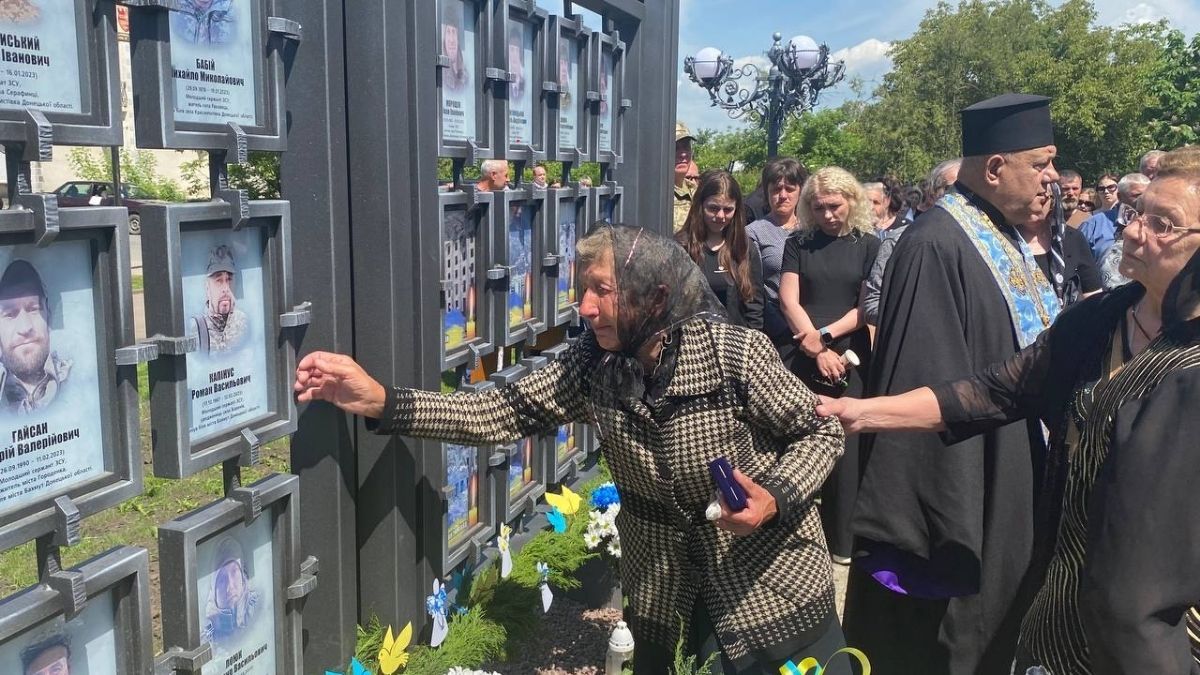 У Городенці відкрили Алею слави Героїв 3