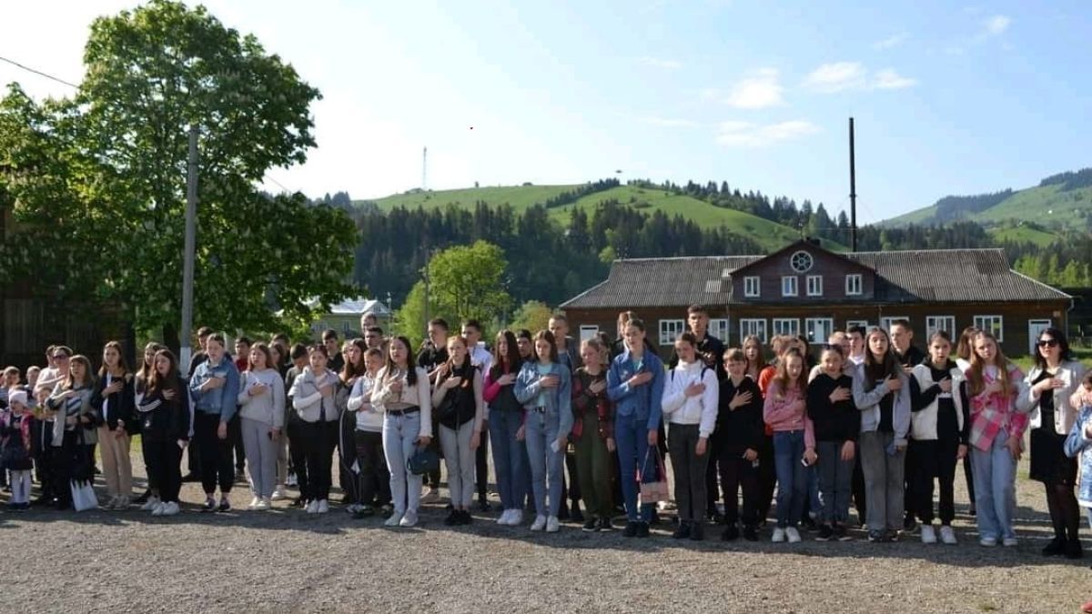 Меморіальну дошку загиблому Герою Назарію Могоруку відкрили у Верховинській громаді 2