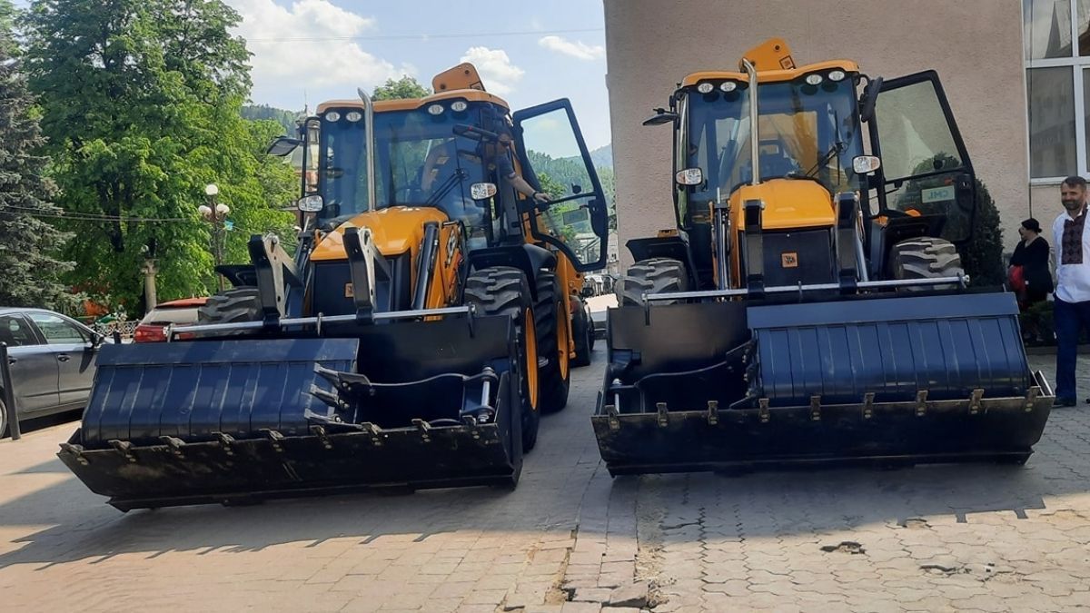 У Яремче придбали трактори для комунальних підприємств 2