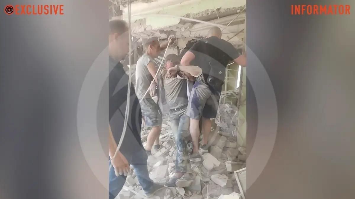 Росіяни поцілили у медзаклад в Дніпрі 1