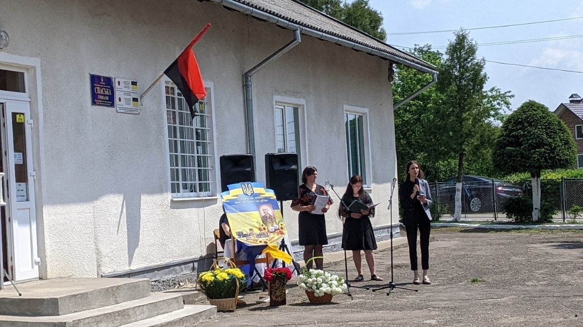 У Спасі відкрили меморіальний стенд загиблому Герою Дмитру Ткачуку 1