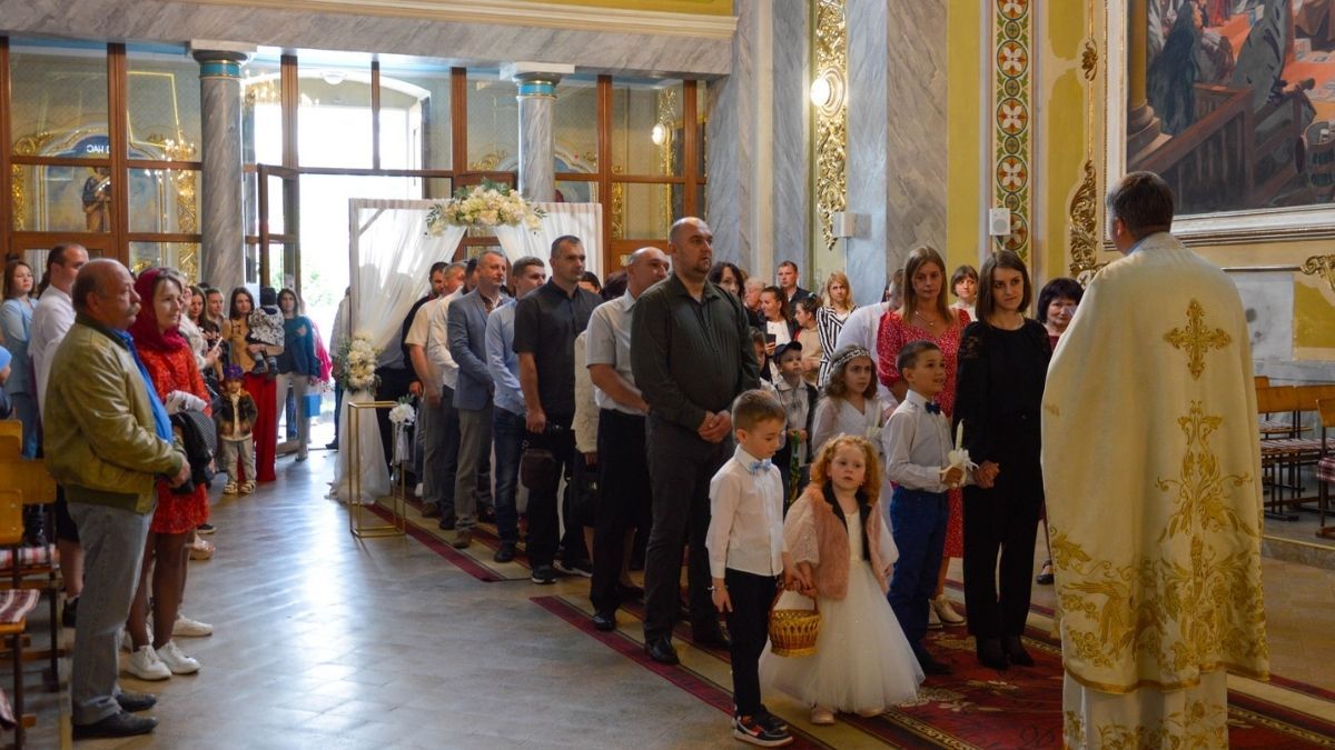 Учні 7 гімназії прийняли Перше Причастя у Михайлівському соборі 5