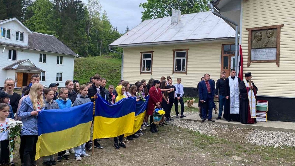 На Верховинщині відкрили меморіальну дошку Герою Юрію Карабчуку 2