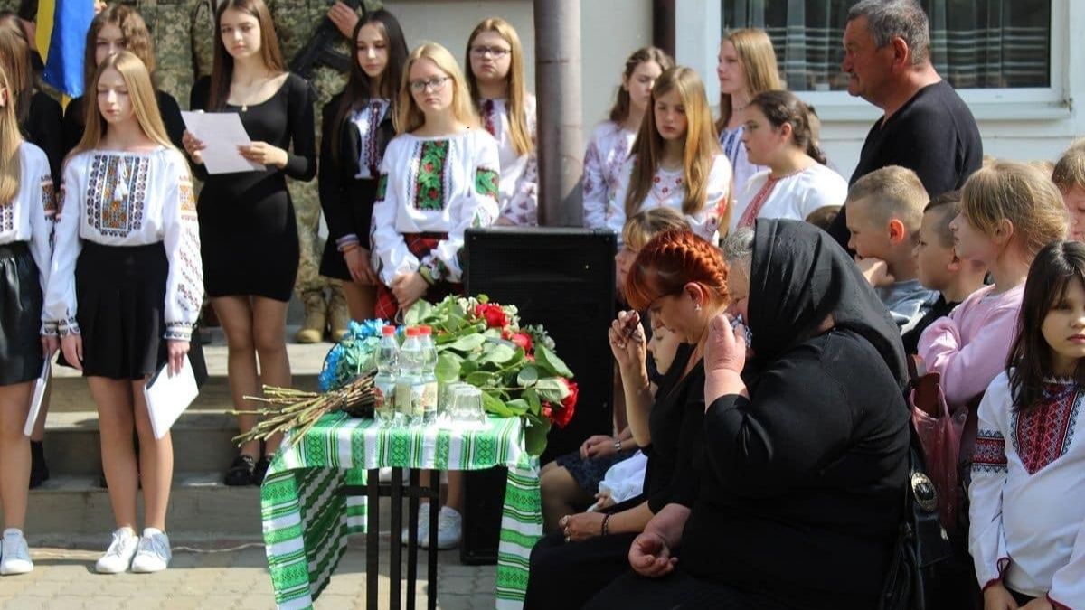 Меморіальні дошки захисникам відкрили у Делятині 1