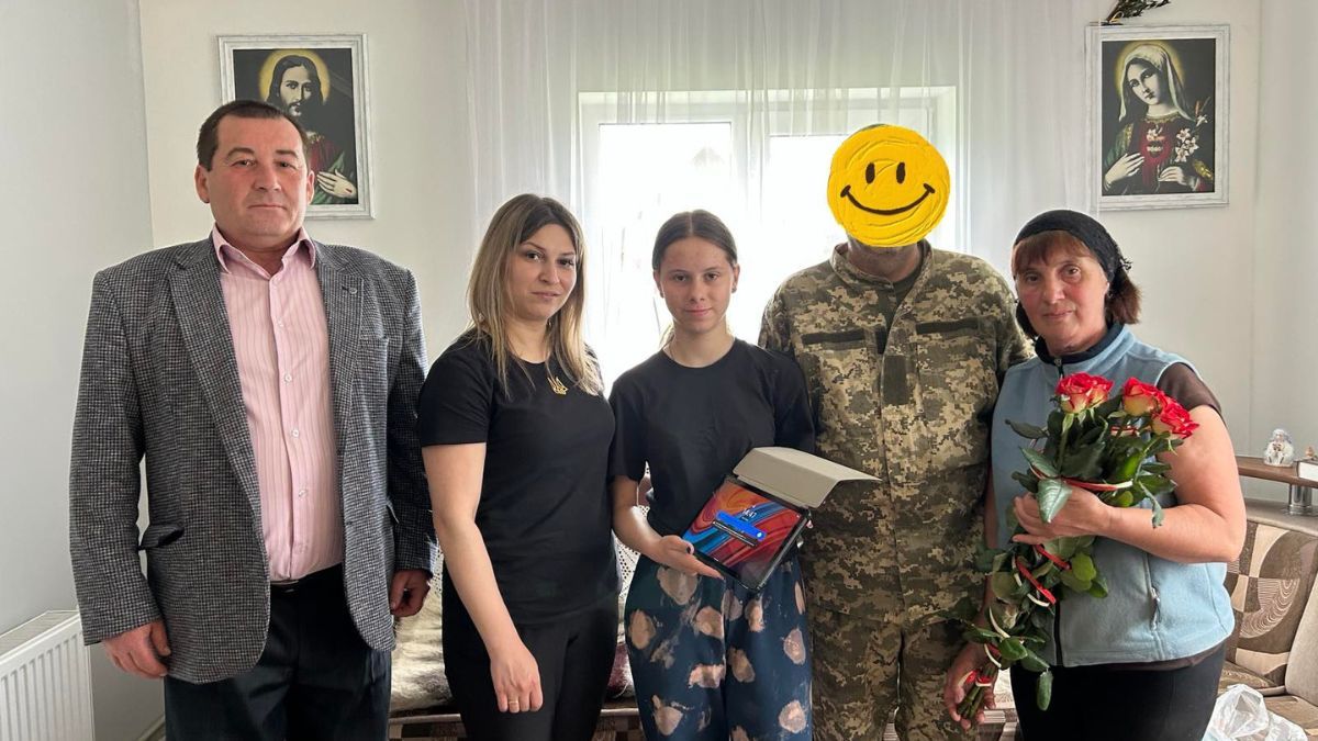 Дітям загиблих бійців із Косівщини подарували сучасні гаджети 1