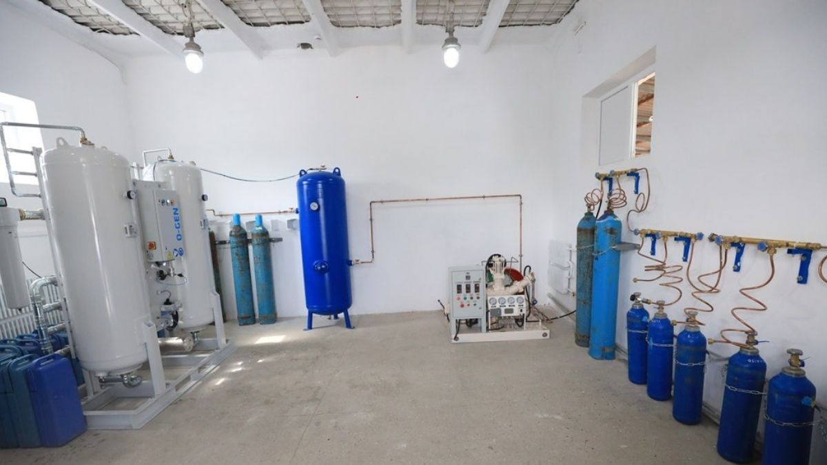 9 громад Прикарпаття отримали карети швидкої допомоги 4