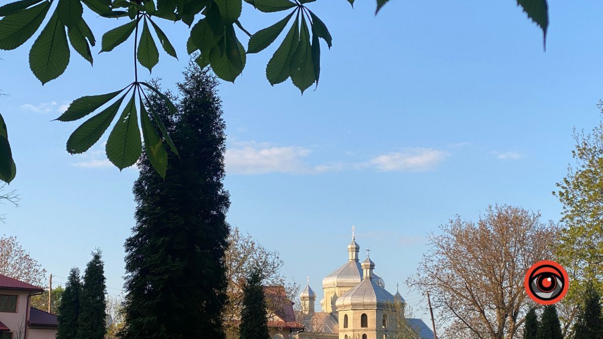 Крізь століття, епохи та війни: історія церкви у Яблунові 1