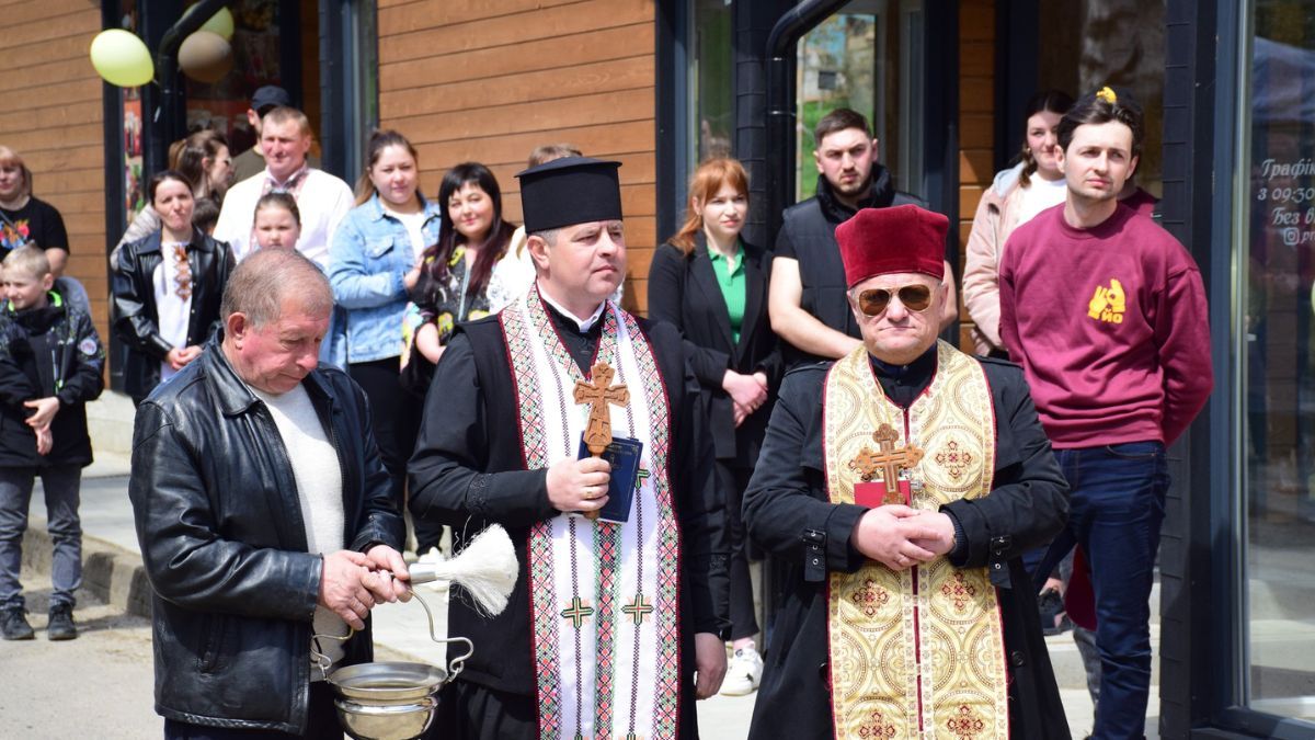 У Верховині відкрився новий сувенірний ринок 5