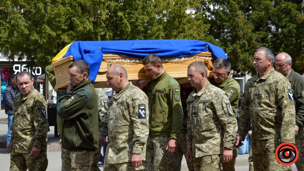 Коломия провела в останню дорогу Героя Владислава Юзюка 13