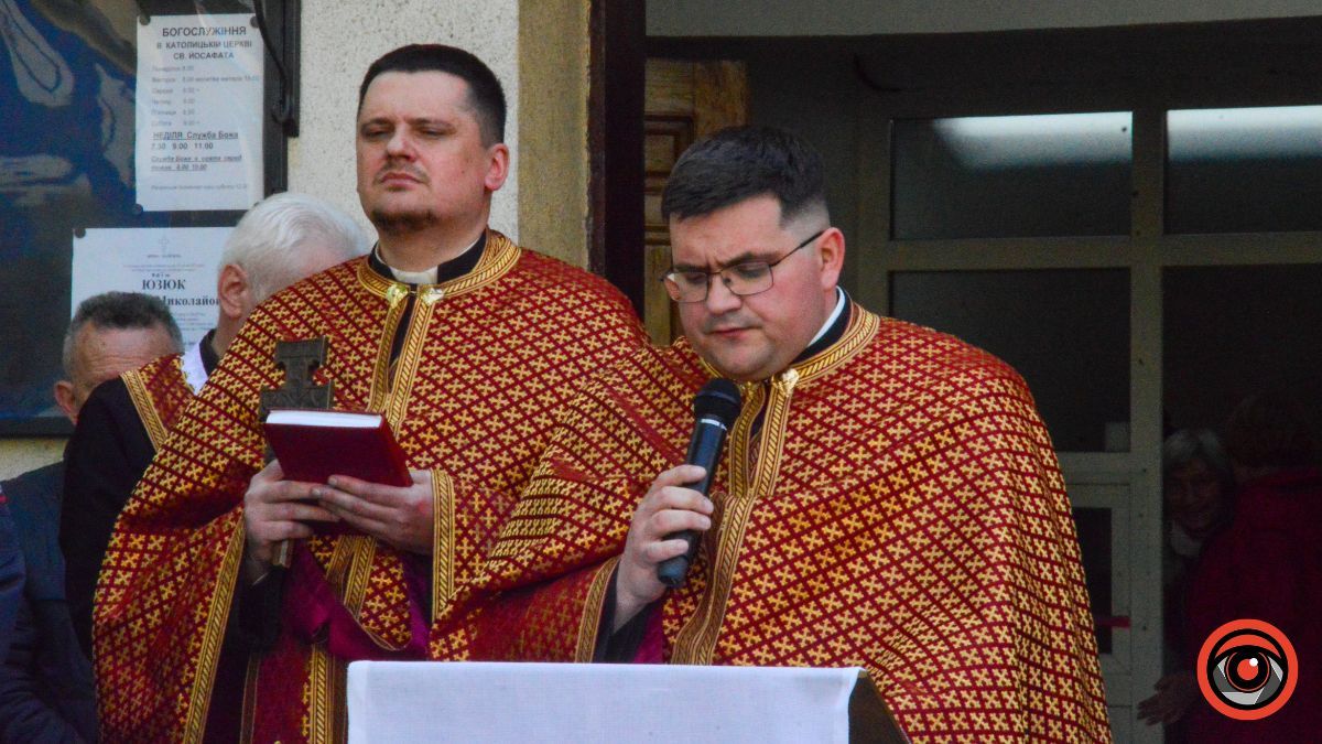 Коломия провела в останню дорогу Героя Владислава Юзюка 7