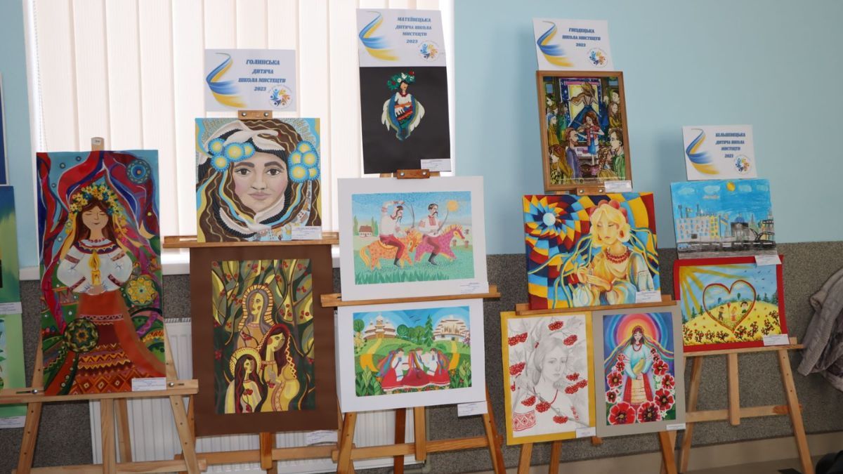 "Ми діти твої, Україно!": у Гвіздці юні митці презентували свої роботи 3