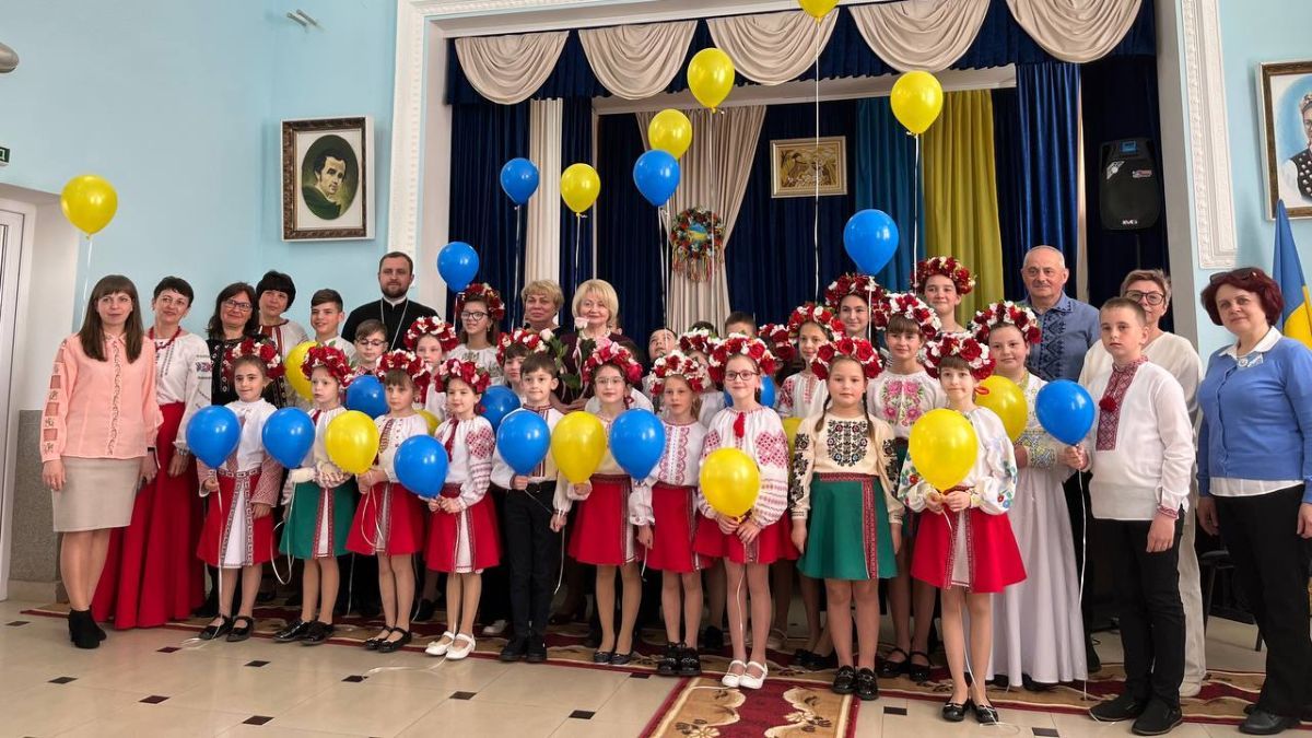 "Ми діти твої, Україно!": у Гвіздці юні митці презентували свої роботи 1