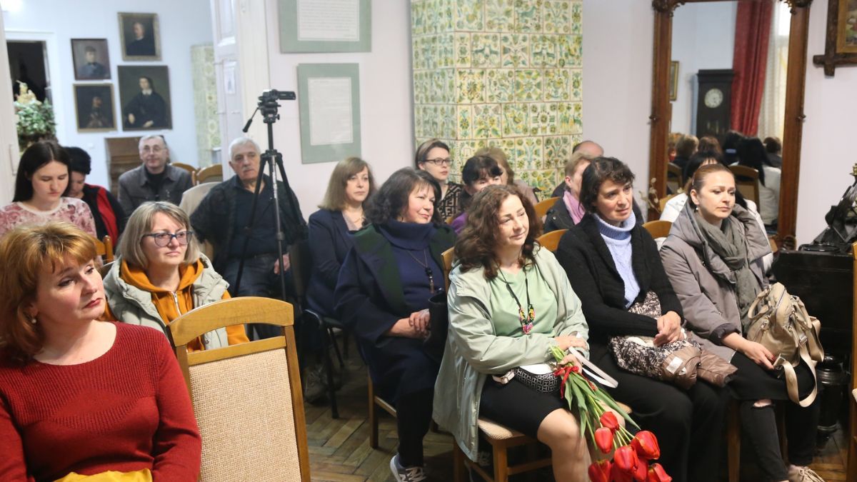 Оксана Кузів презентувала коломиянам новий роман "Безсмертіє" 3