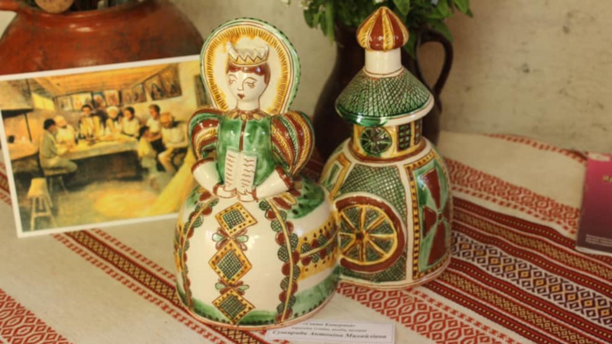 Юні митці презентували виставку "Все у світі починається з мами" 2