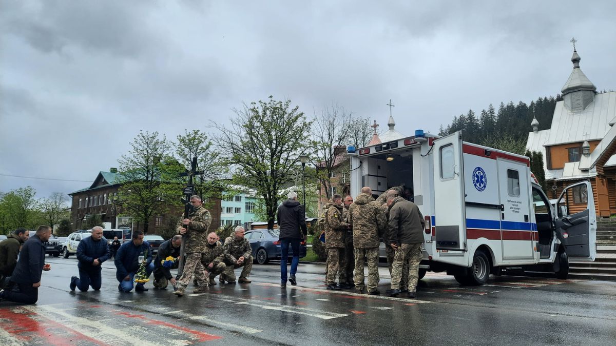 Гуцульщина провела в останню дорогу Героя Василя Пітиляка 4