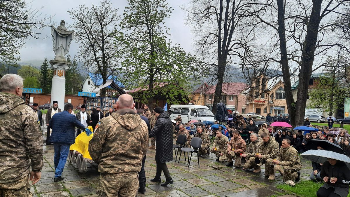 Гуцульщина провела в останню дорогу Героя Василя Пітиляка 3