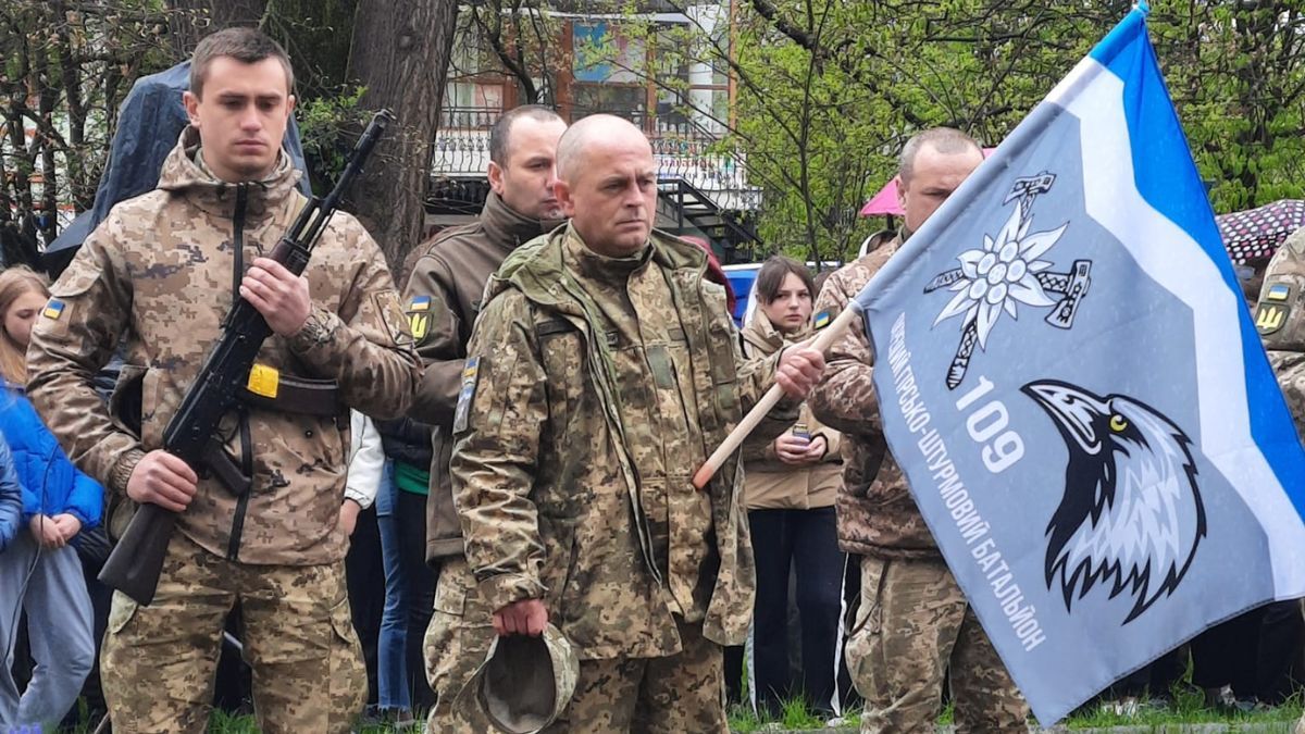 Гуцульщина провела в останню дорогу Героя Василя Пітиляка 2