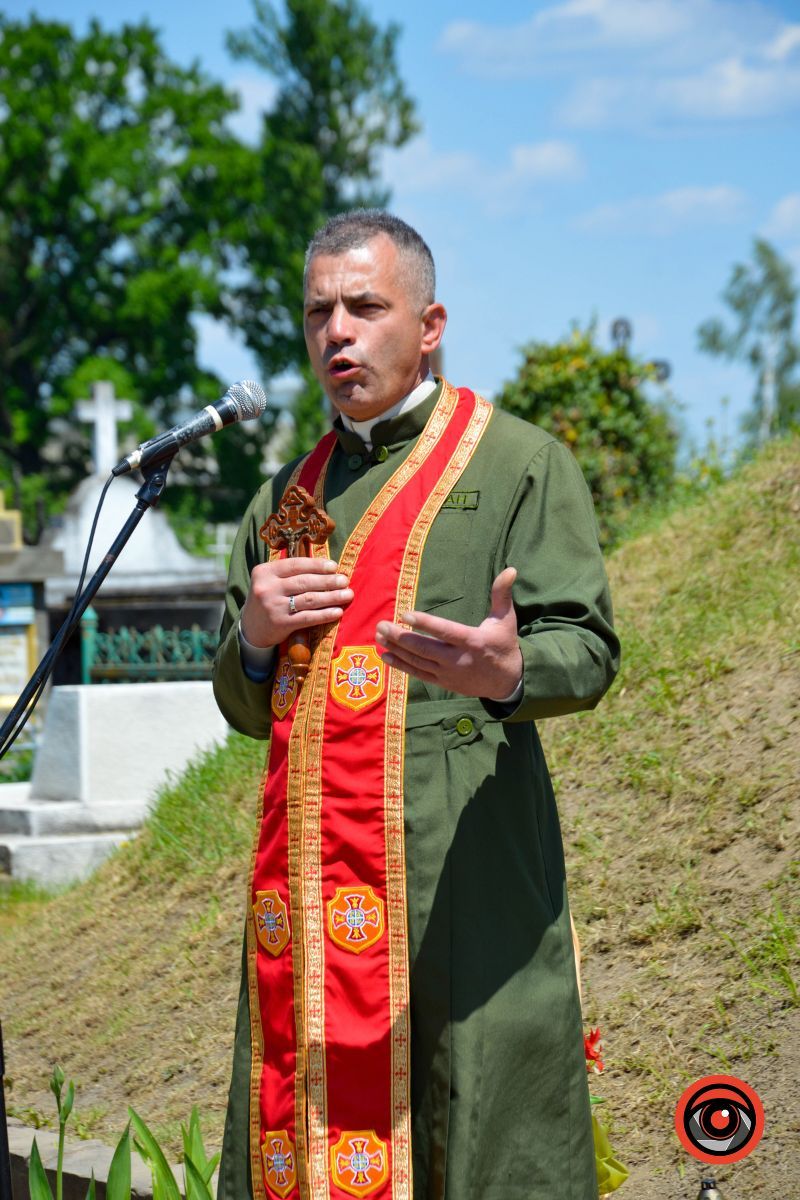 У Коломиї до Дня Героїв відбулася панихида та мітинг-реквієм 16