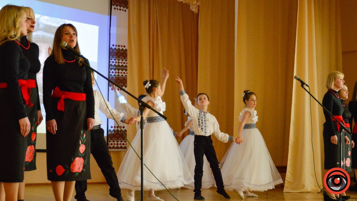 У Коломийському ліцеї №5 провели вечір пам'яті Любомира Бордуна 15