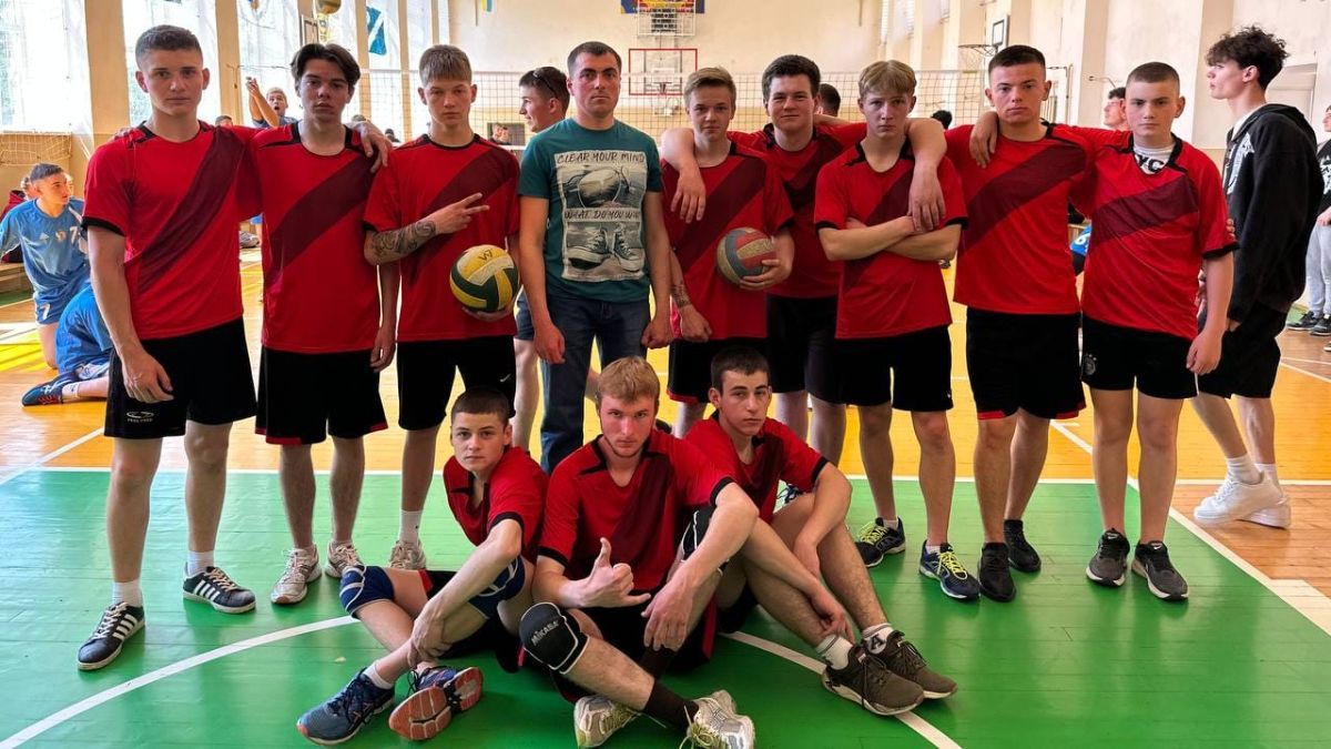 Хто переміг у турнірі з волейболу з нагоди Дня Героїв? 3