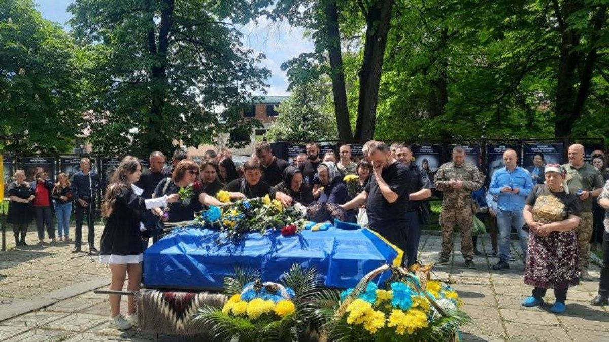 Верховинщина зустріла загиблого Героя Петра Федорчука 5