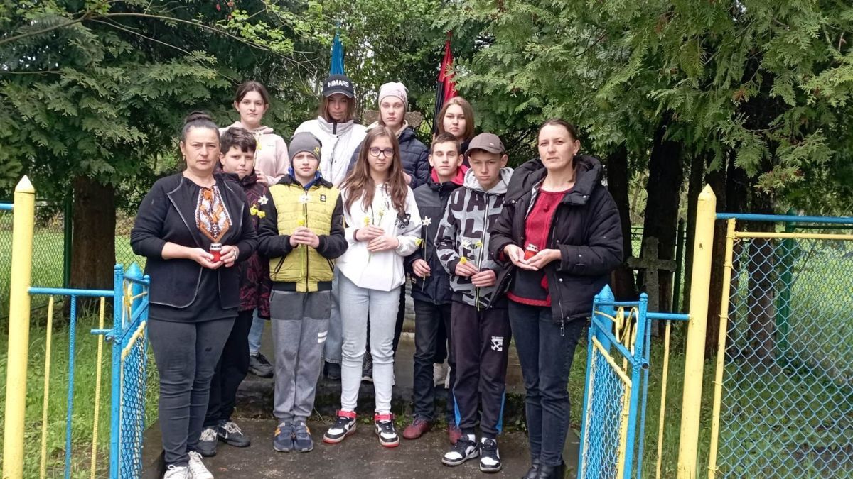 У селах Коломийщини відбулися урочистості присвячені Дню пам'яті та примирення 3