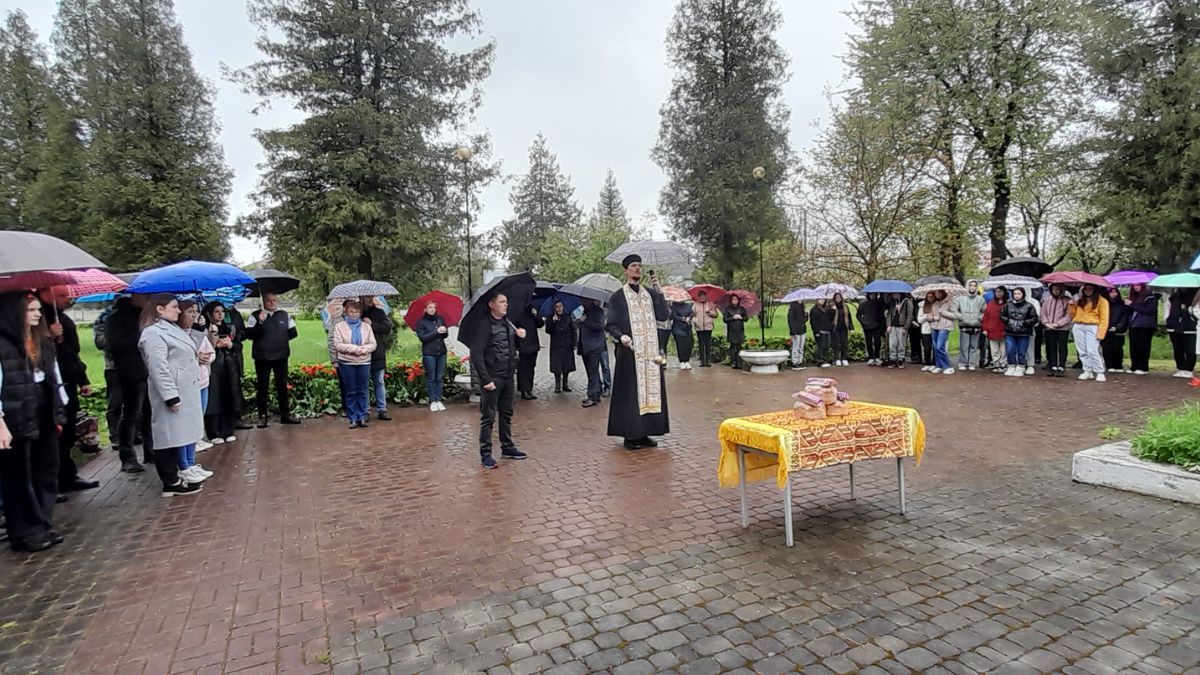 У селах Коломийщини відбулися урочистості присвячені Дню пам'яті та примирення 5