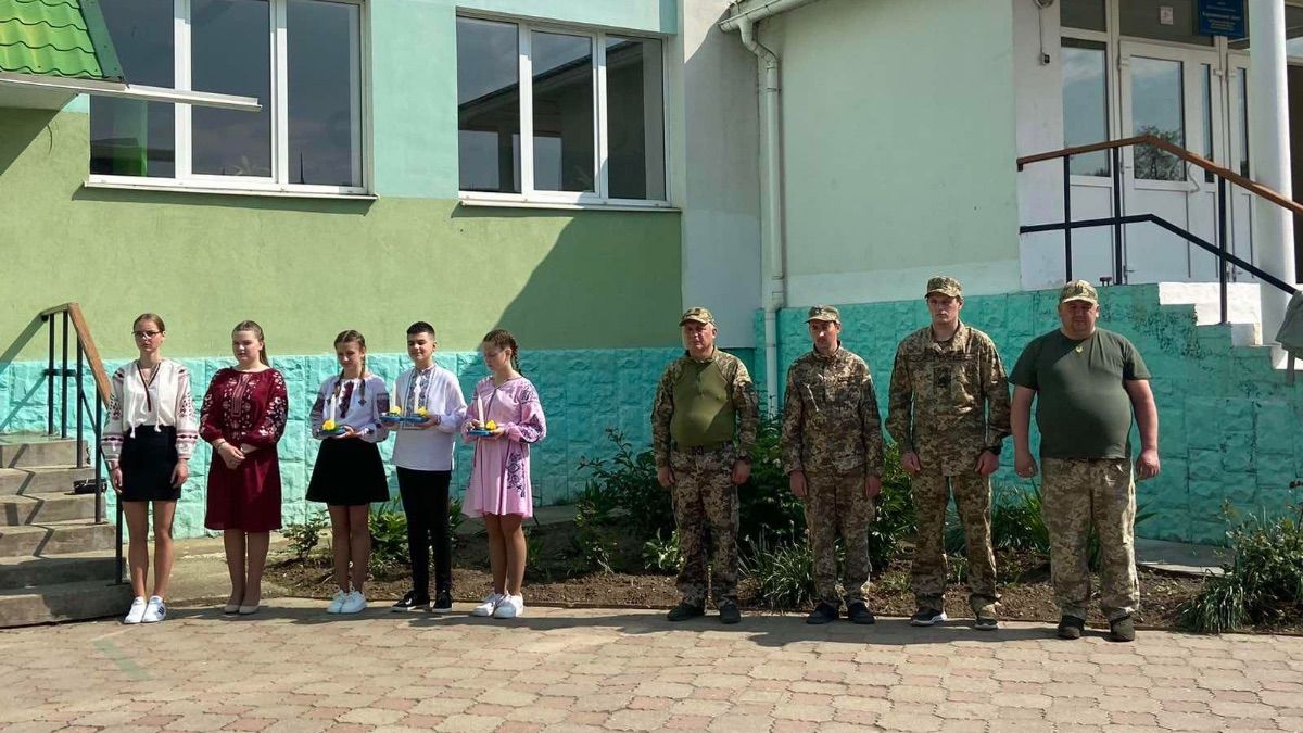 У Верховині відкрили меморіальну дошку Герою Дмитру Черкалюку 2