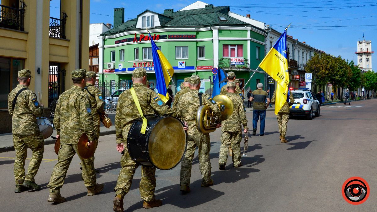 Коломия попрощалася з Героєм Ігорем Христаном 11
