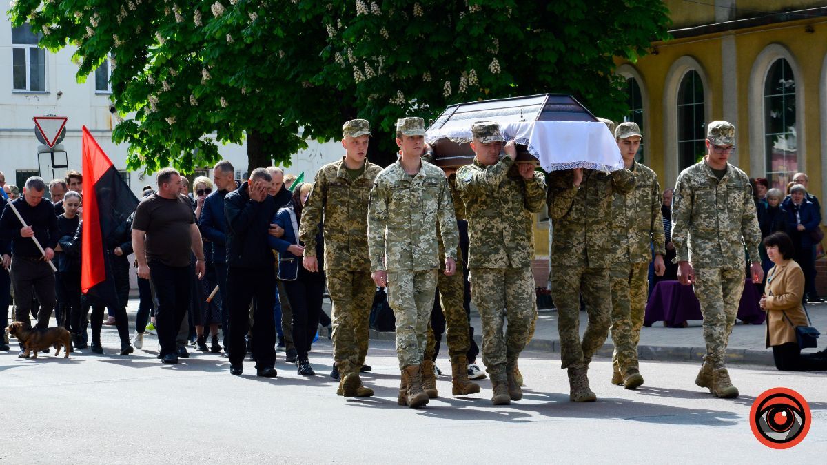 Коломия попрощалася з Героєм Ігорем Христаном 12