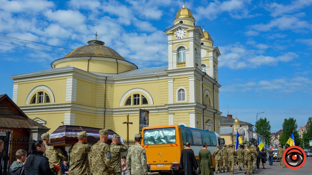 Коломия попрощалася з Героєм Ігорем Христаном 18