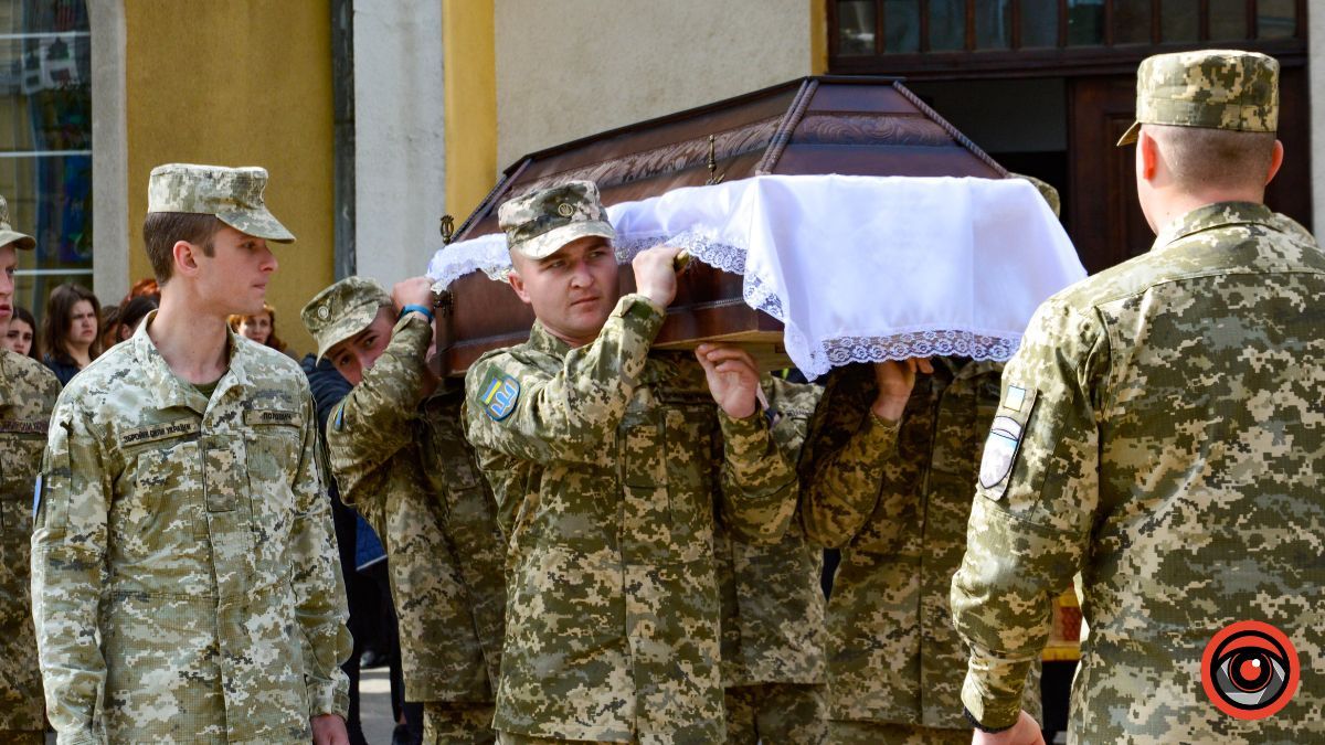 Коломия попрощалася з Героєм Ігорем Христаном 9