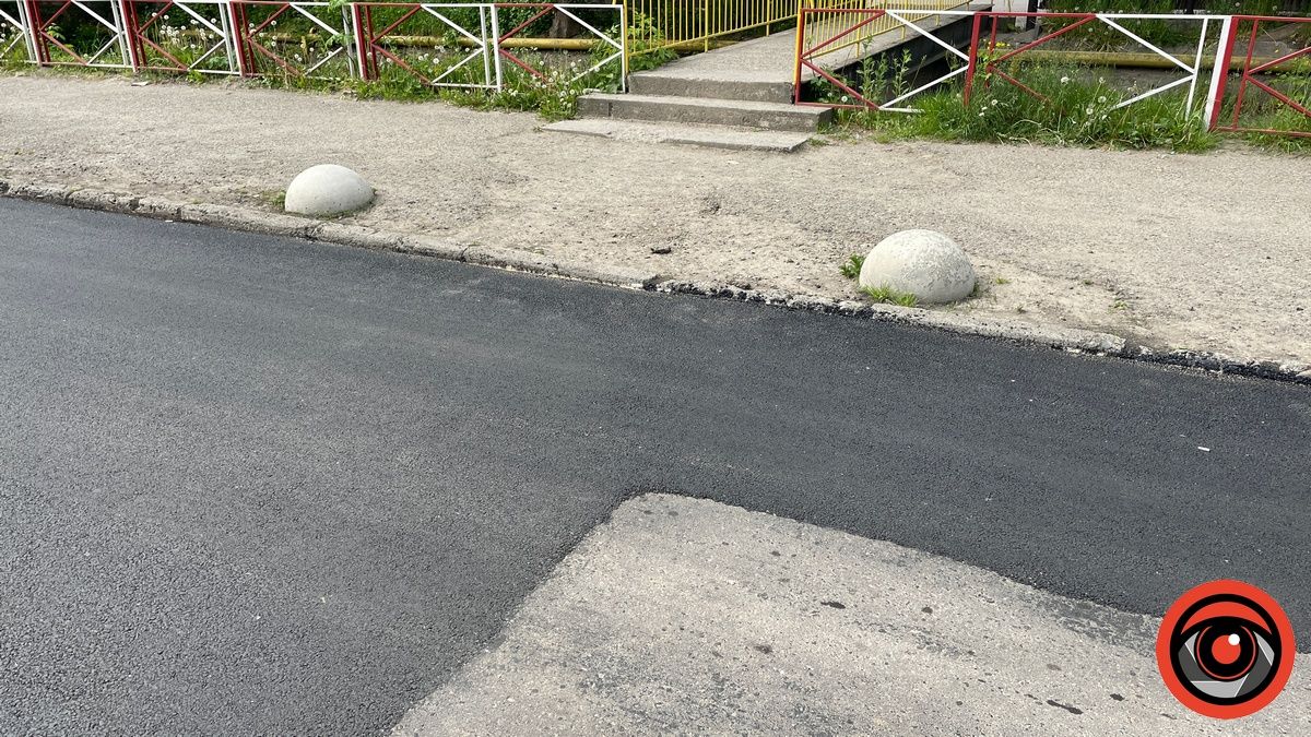 На вулиці Тарабалки в Коломиї взялися латати дорогу: ФОТО 4