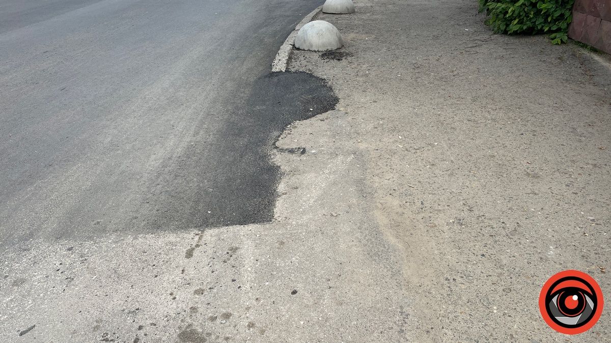 На вулиці Тарабалки в Коломиї взялися латати дорогу: ФОТО 3