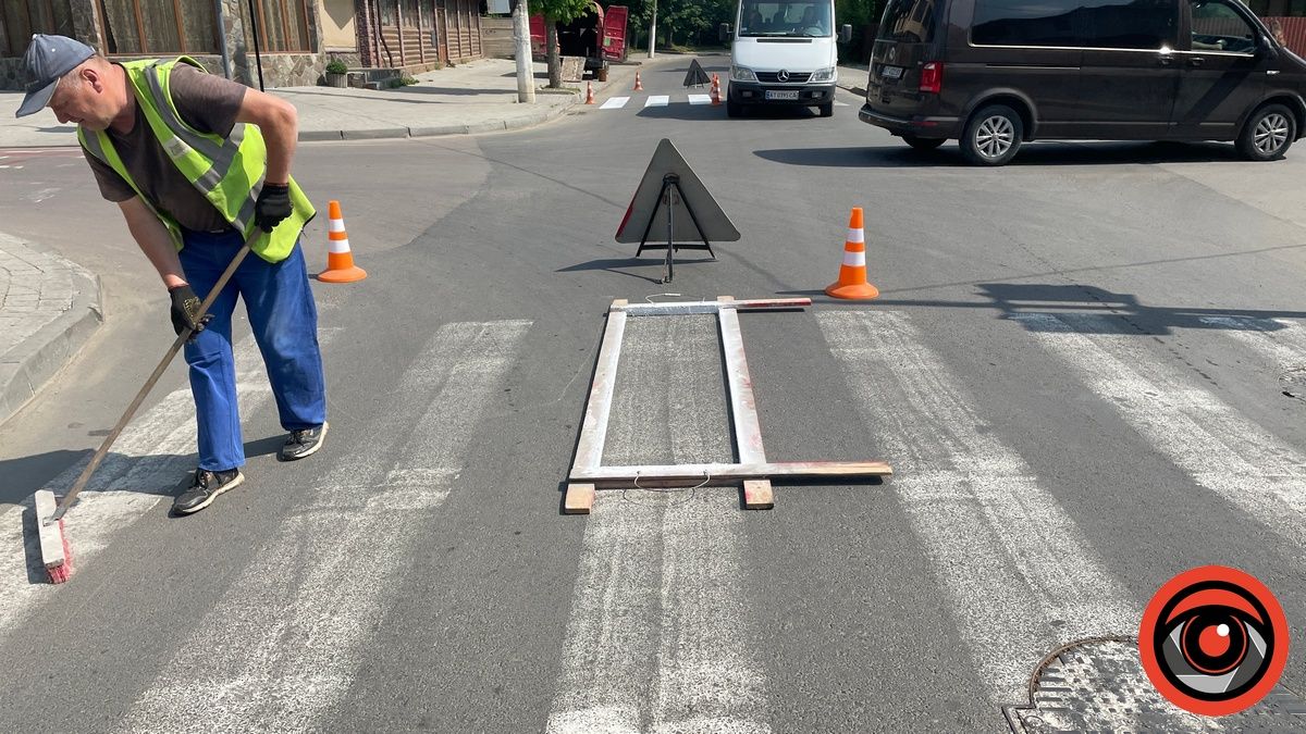 Тепер по-людськи: на вул. Чайковського в Коломиї перемістили пішохідний перехід 3
