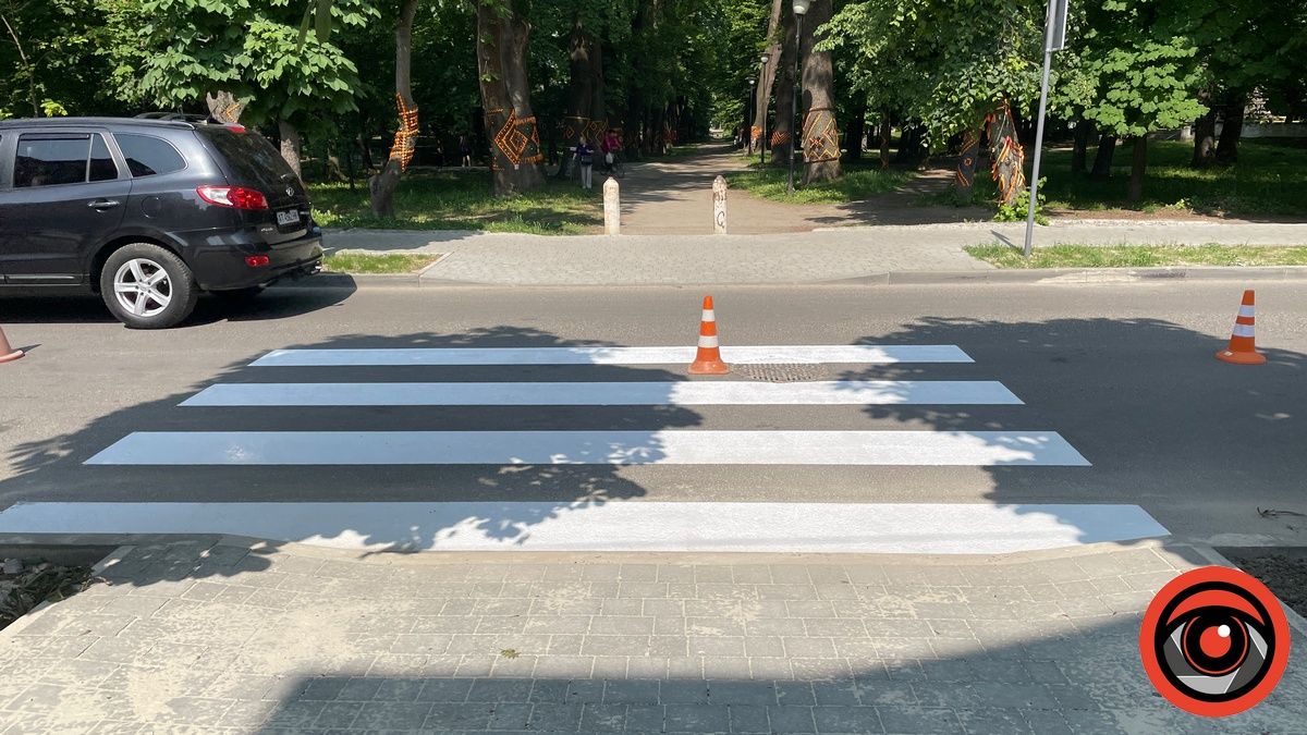 Тепер по-людськи: на вул. Чайковського в Коломиї перемістили пішохідний перехід 1