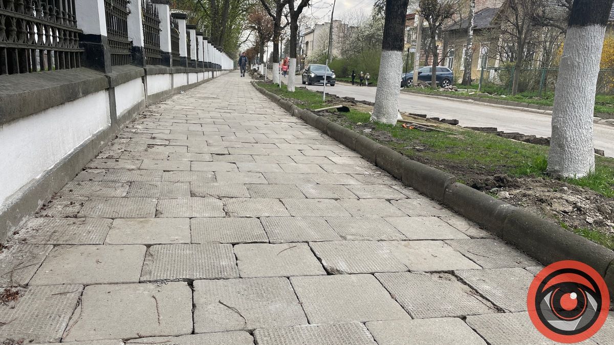 Реновація тротуару: нове слово про стару плитку на вулиці Франка в Коломиї 4