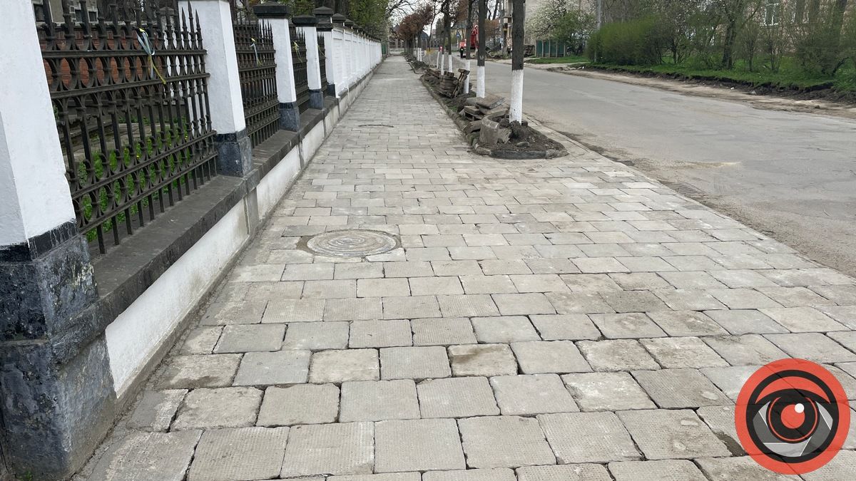 Реновація тротуару: нове слово про стару плитку на вулиці Франка в Коломиї 8