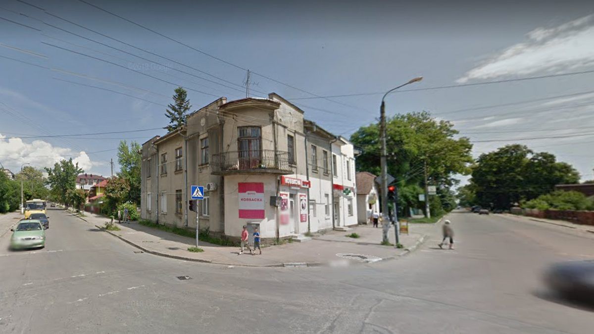 900 метрів вул. Бандери крізь призму епох: дім Кос-Анатольського, трибунал залізничних військ та меморіальні місця 1